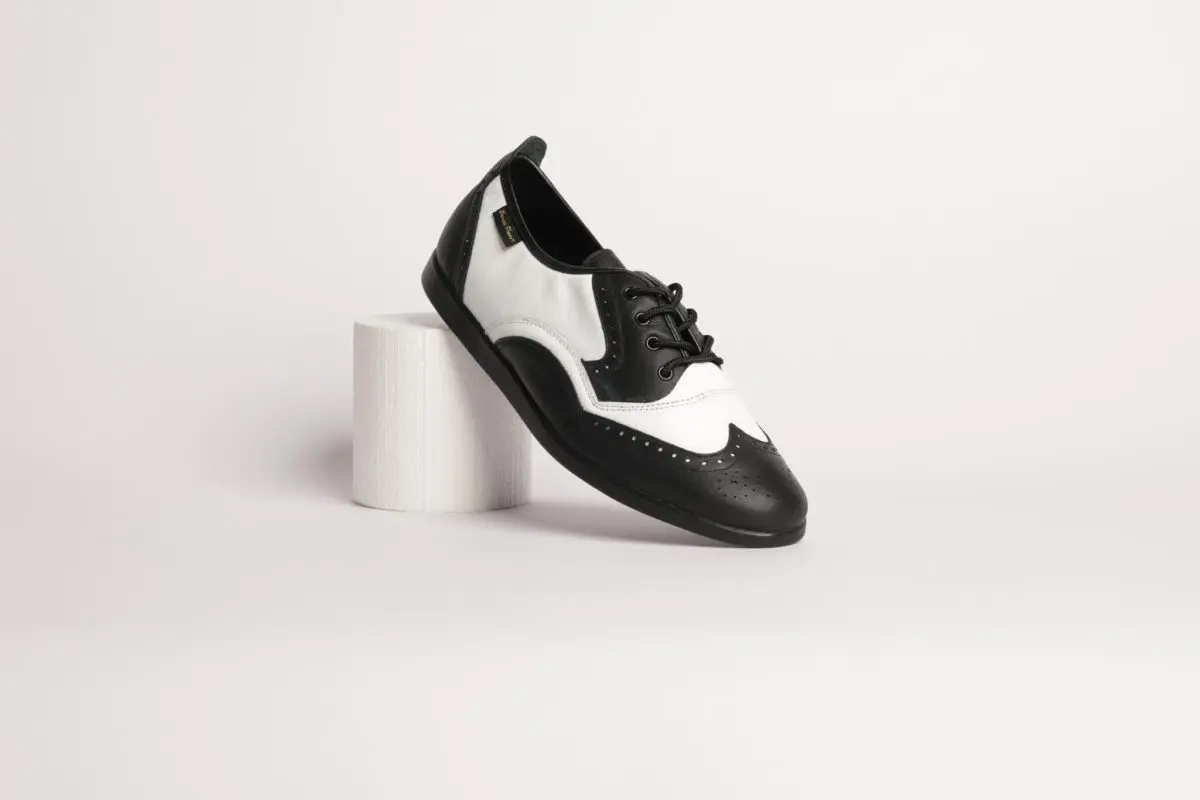 7817BW-1 - Men's Laceup's In Black and White Leather, With Dual Pivot Spin Spots - Image 3