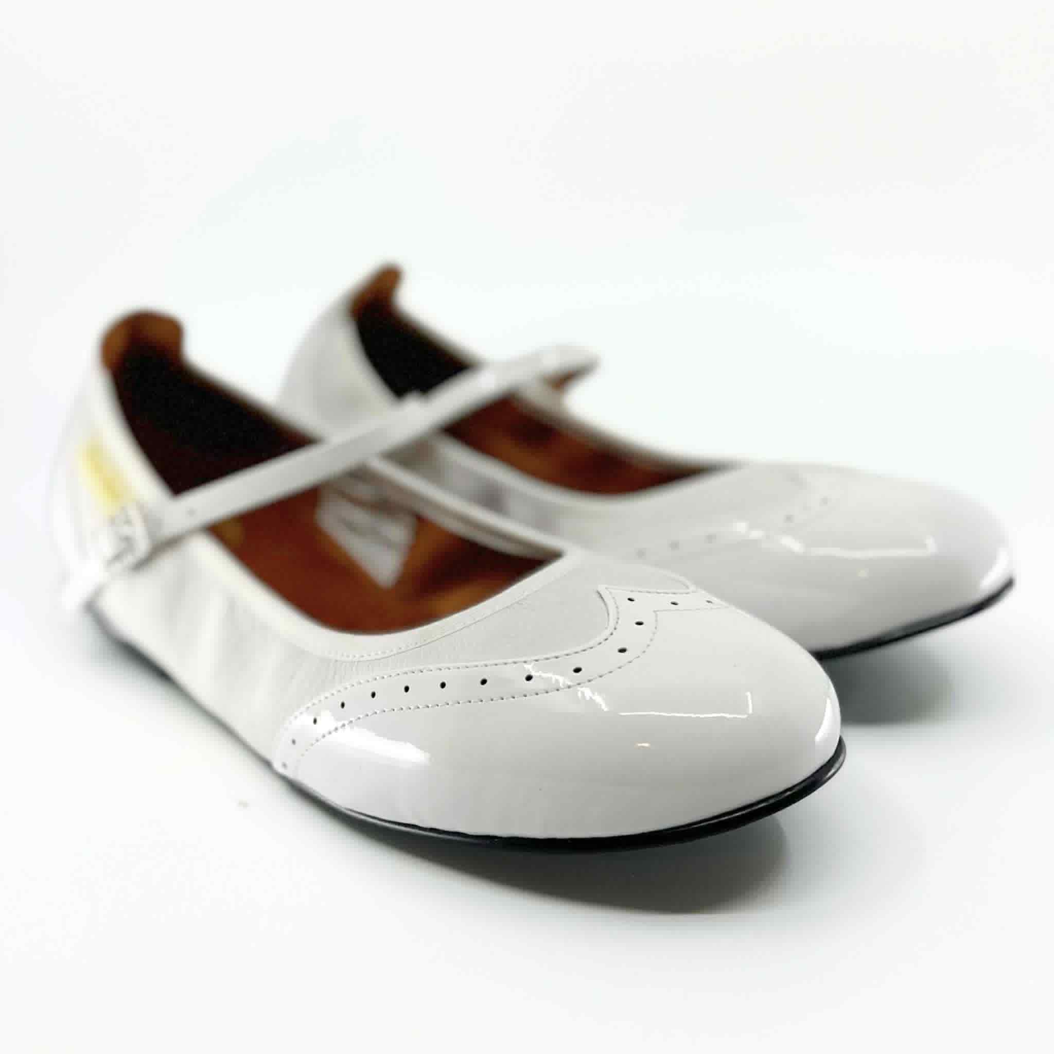 2083W - Ladies, Mary Jane In White Patent and White Leather